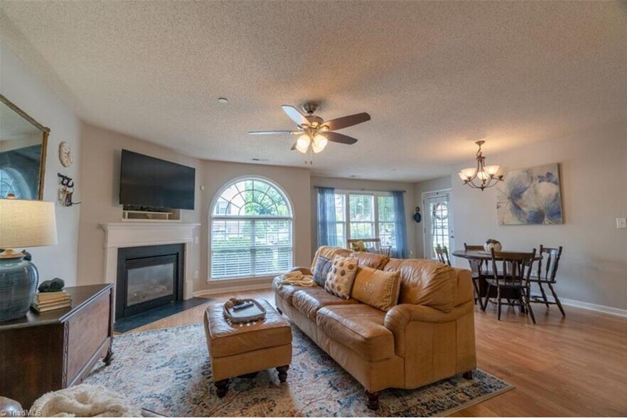 Building Photo - 4320 Cedarcroft Ct