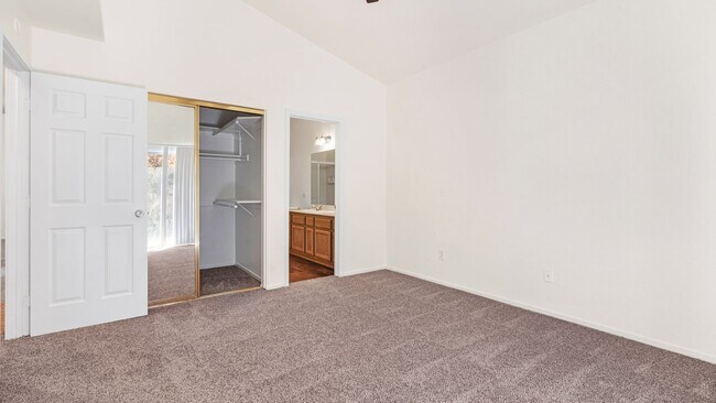 Building Photo - 5710 Fox Creek Dr