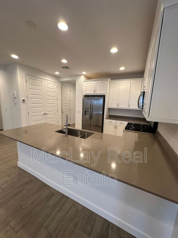 Building Photo - 36610 W Mediterranean Way