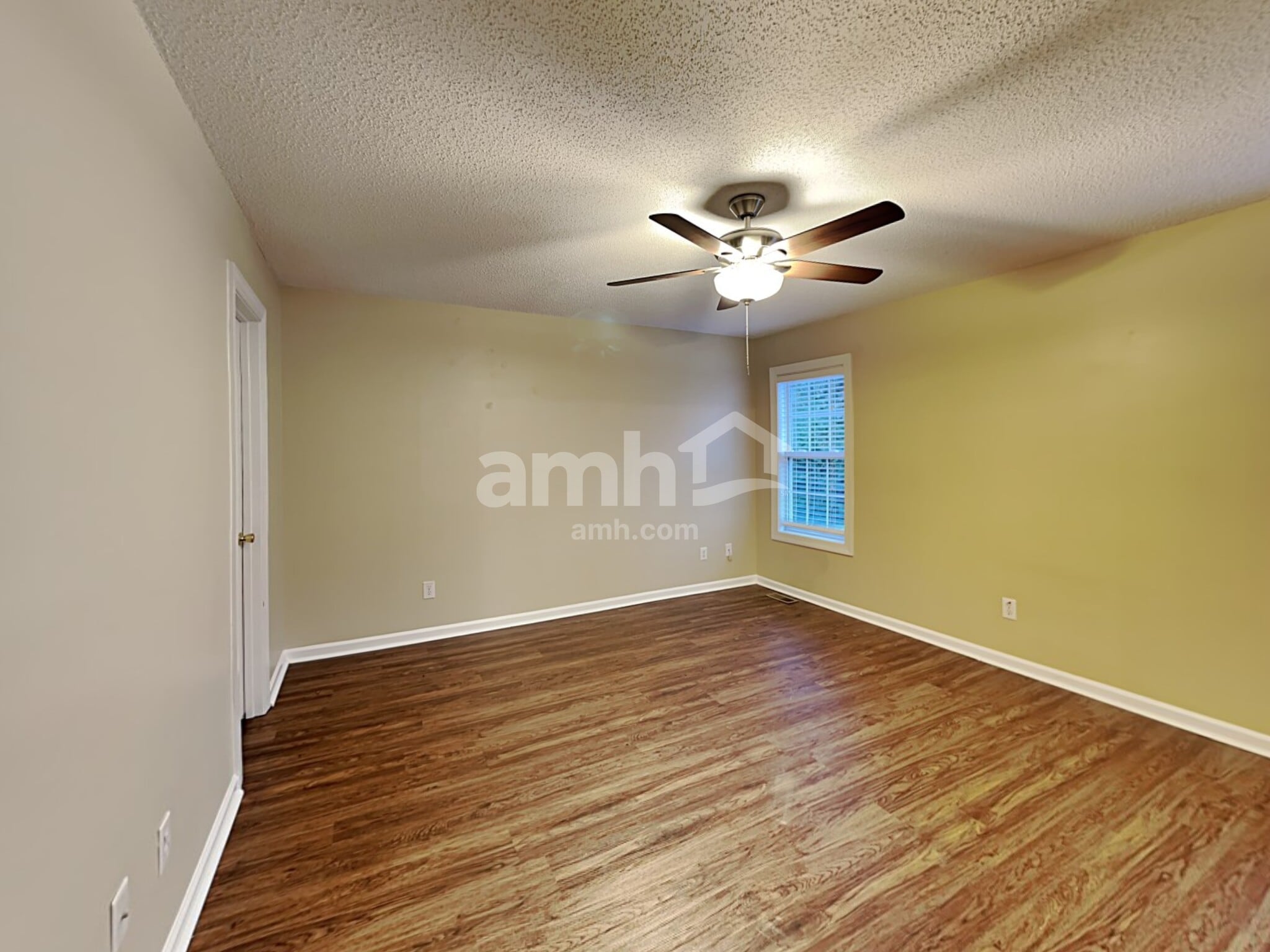 Building Photo - 1009 Loch Lomond Cir