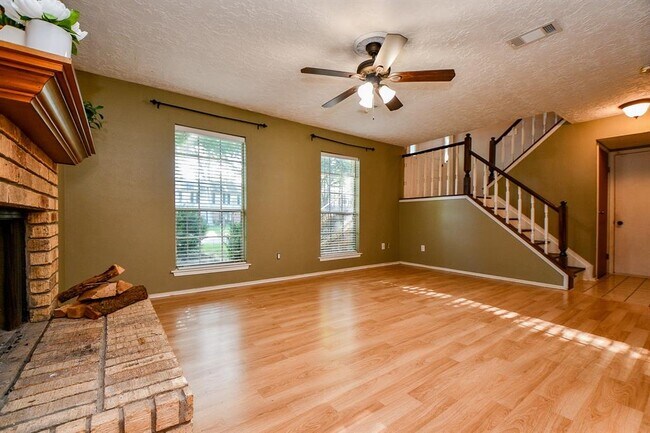 Building Photo - 1218 Briarmead Dr
