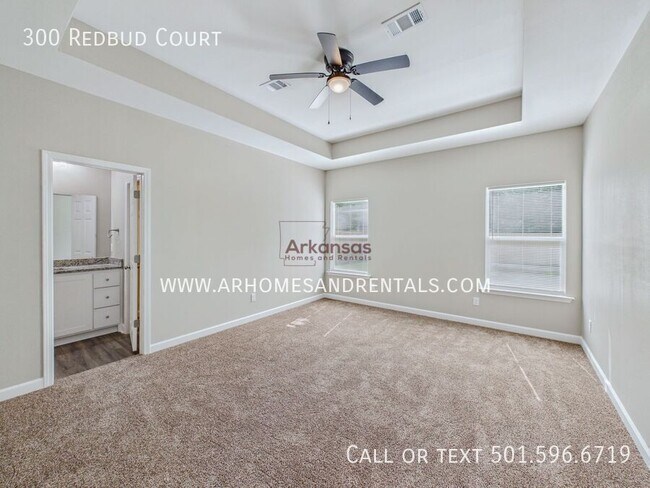 Building Photo - 300 Redbud Ct