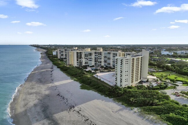 Building Photo - 300 Ocean Trail Way