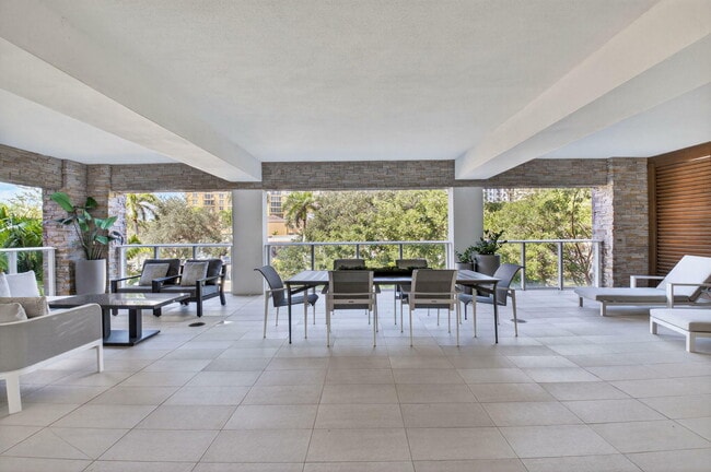 Building Photo - 200 SE Mizner Blvd