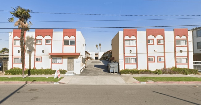 Building Photo - Del Rio Apts
