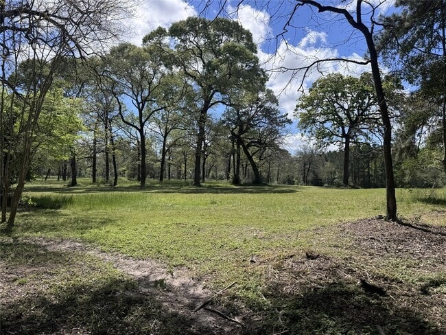 Building Photo - 16477 Piper Ln