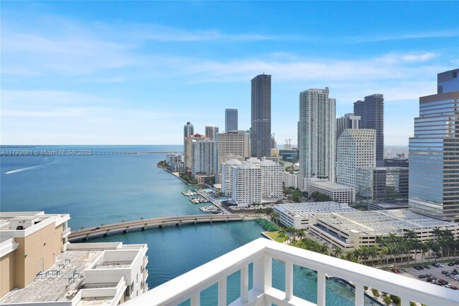 Building Photo - 801 Brickell Key Blvd