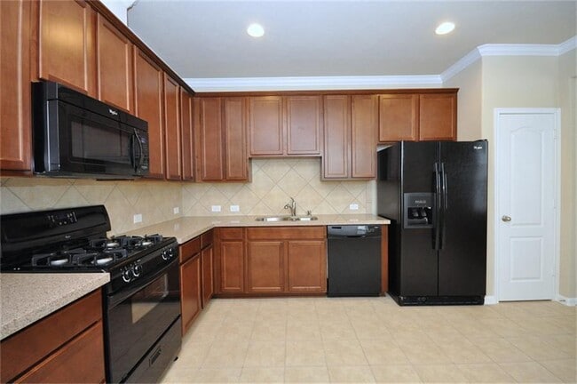 Building Photo - HOME WITH ALL THE UPGRADES! 4 BEDROOM 3 BATH
