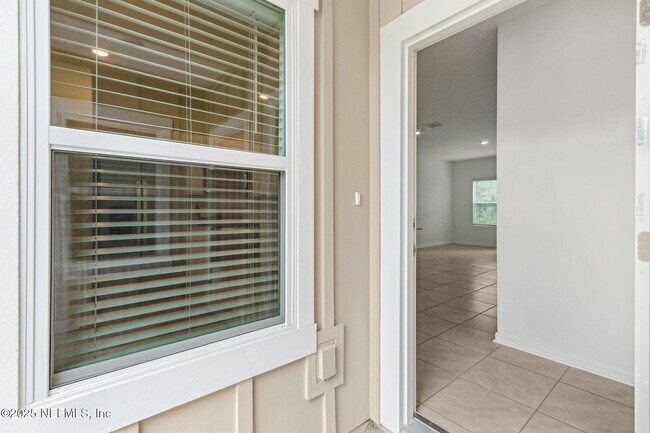 Building Photo - 64 Playa De Luna Ln