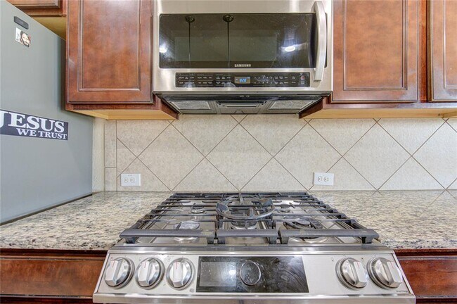 Building Photo - 6907 Stevenson Dr