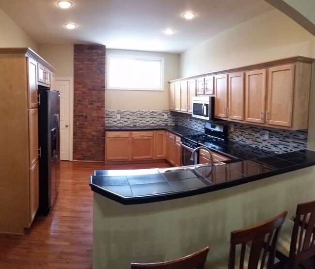 Building Photo - Enormous South Side renovation. Huge Open ...