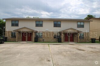 Building Photo - Cozy Two-Story Town Home