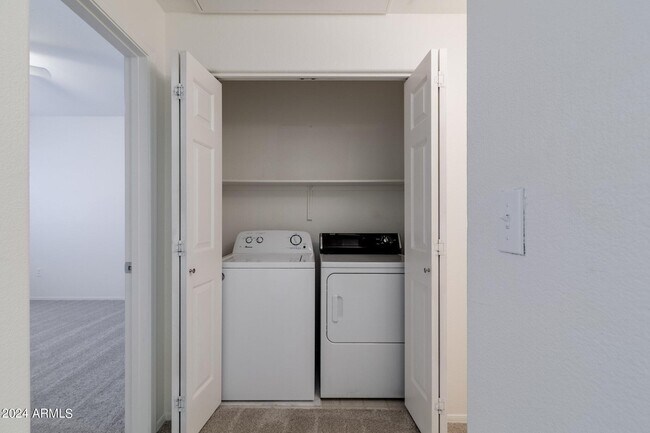 Building Photo - 11375 E Sahuaro Dr