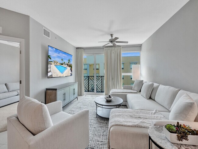 Building Photo - 225 NE 1st St