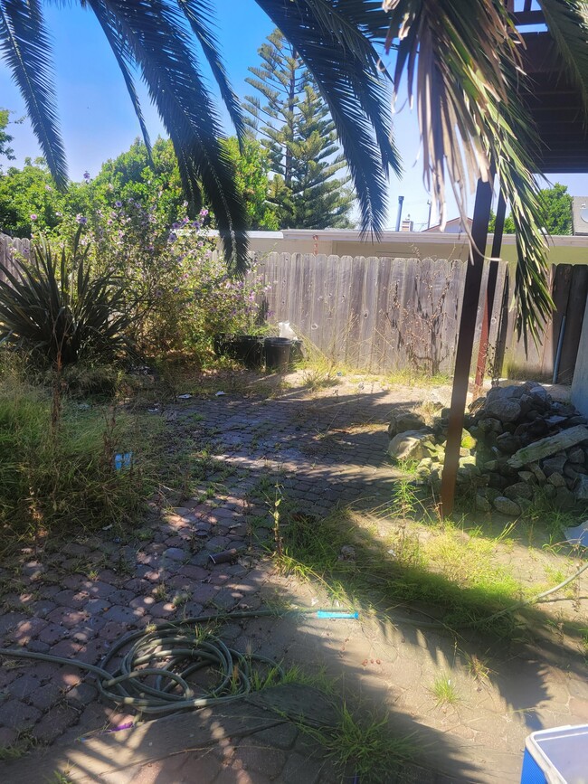 Building Photo - 1941 Nancy Ave