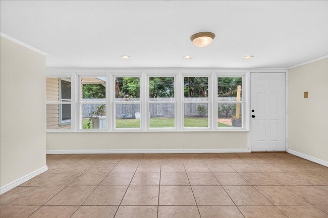 Building Photo - 609 Peerman Pl
