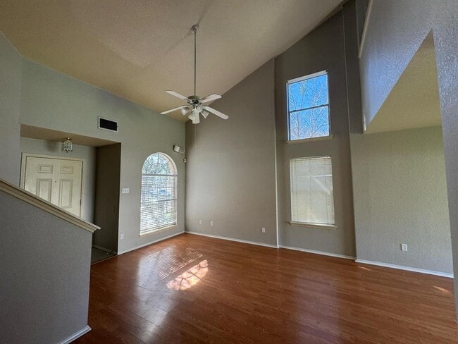 Building Photo - 8901 Vigen Cir