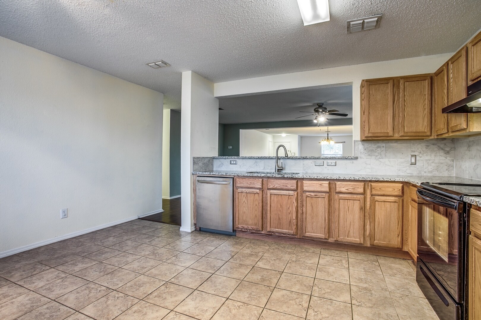 Building Photo - 3820 Bandera Ranch Rd