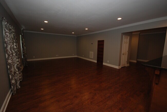 Building Photo - Oversized Executive Style Home with Finish...