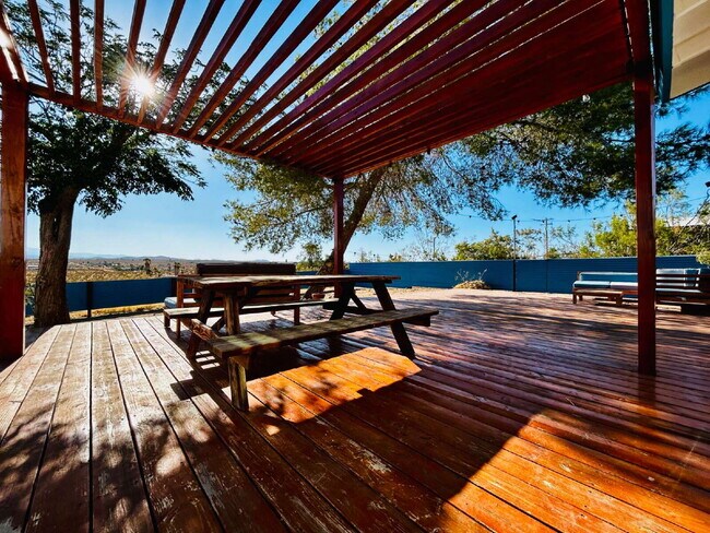 Building Photo - Gorgeous Home Surrounded by Panoramic Views