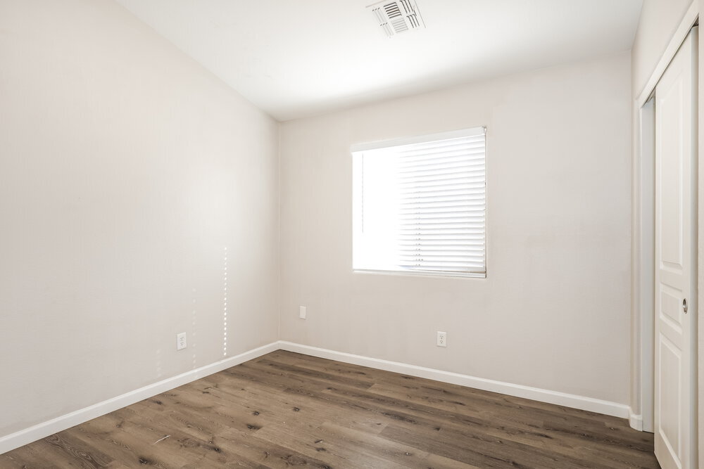 Building Photo - 3621 S 73rd Dr