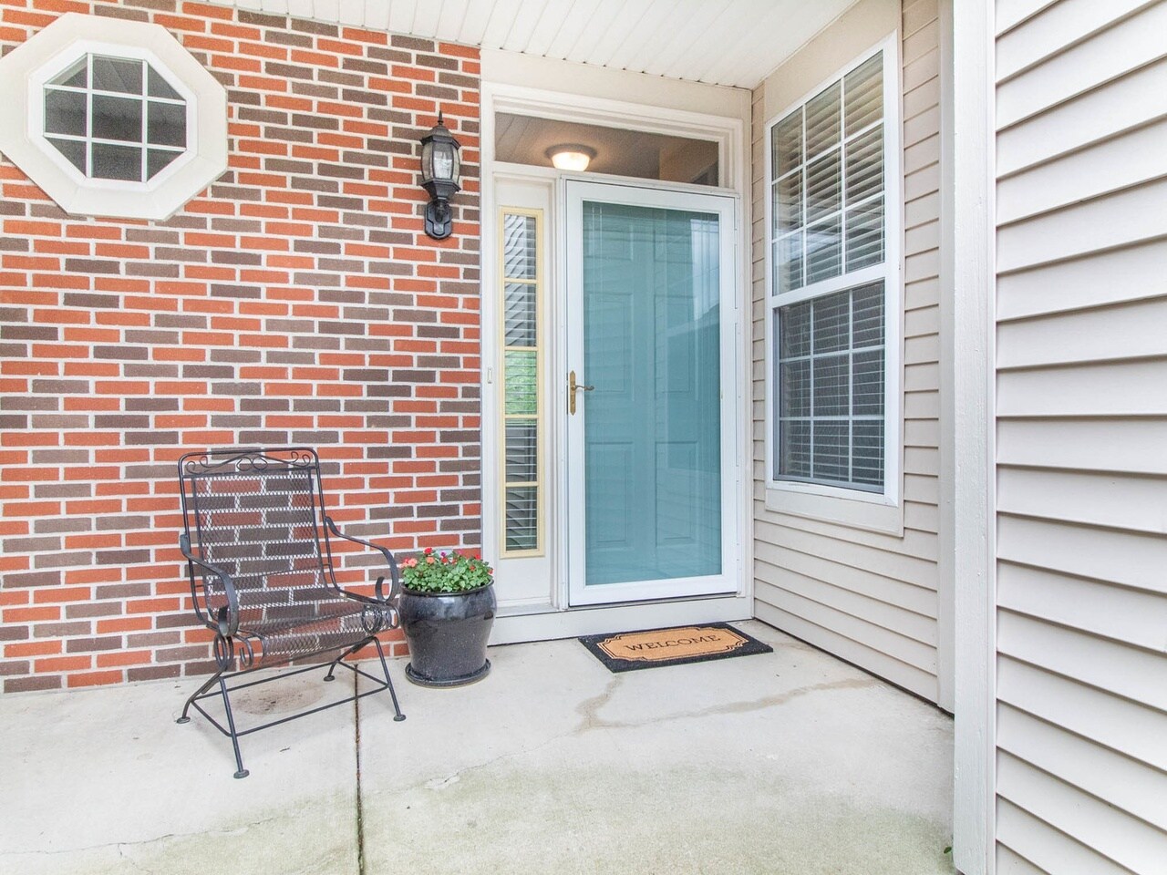 Building Photo - 3023 Anton Dr
