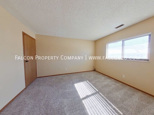 Building Photo - 6935 Peyote Way