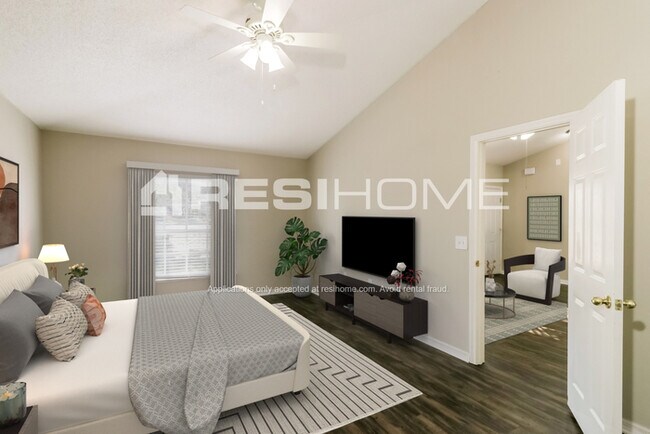 Building Photo - 14145 Spring Hill Dr