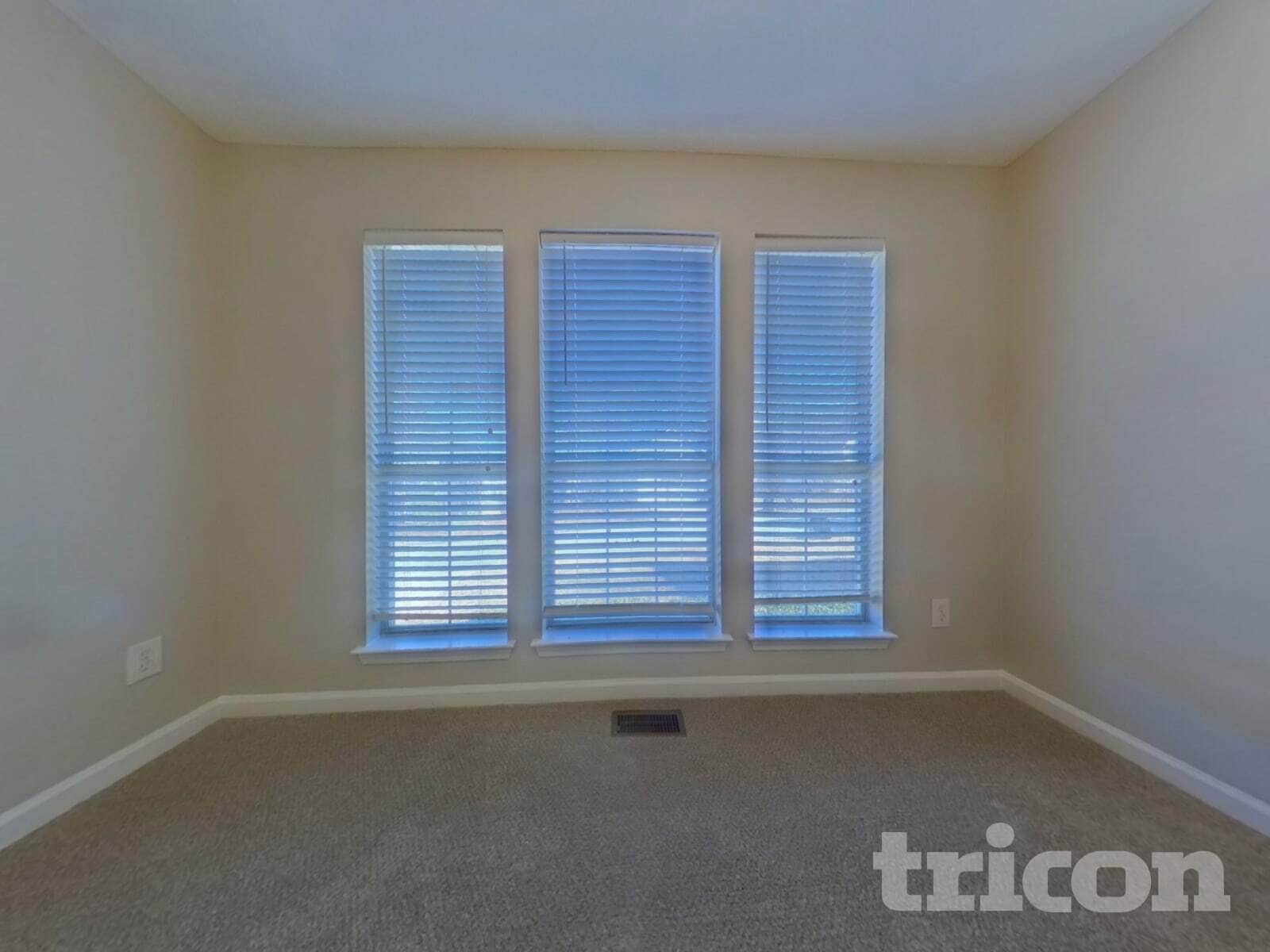 Building Photo - 6402 Hillview Ln