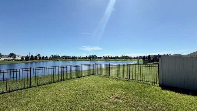 Building Photo - 12122 Sirena Cv