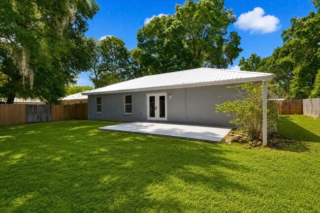 Building Photo - 5373 NW 64 St