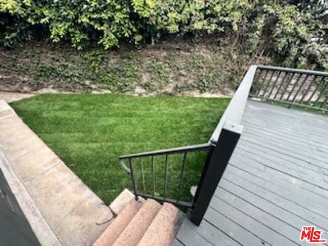 Building Photo - 620 25th St