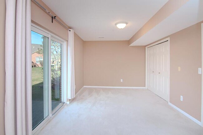 Building Photo - 448 Cherry Orchard Rd