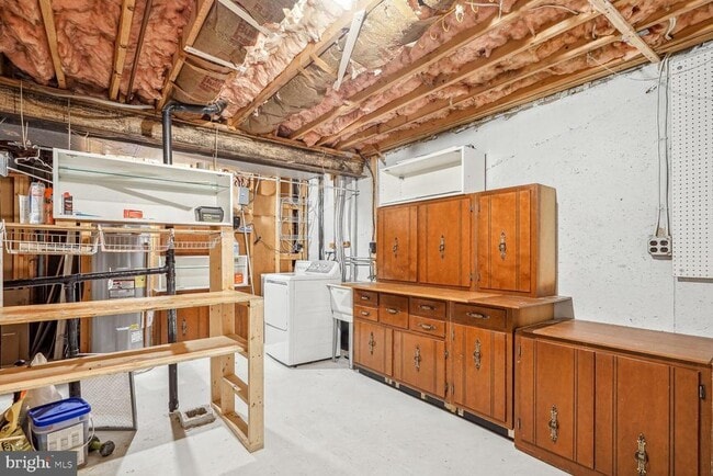 Building Photo - 9909 Hemlock Woods Ln