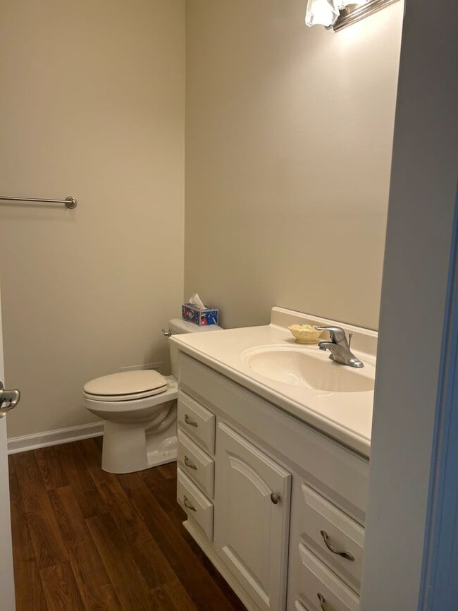 Building Photo - 2099 Oak St