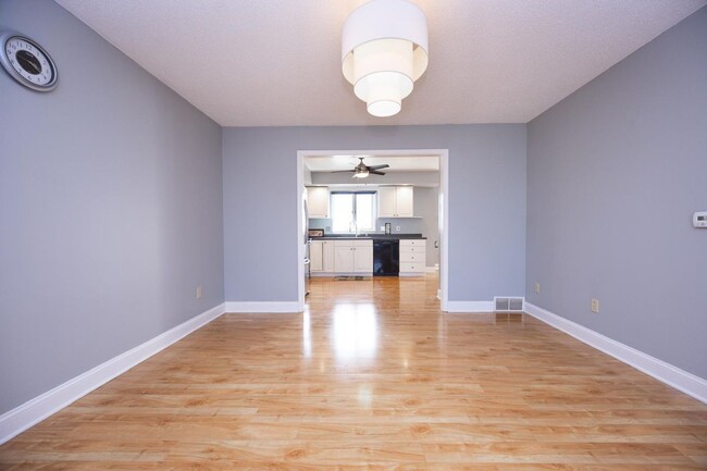Building Photo - 2654 Ferchen St