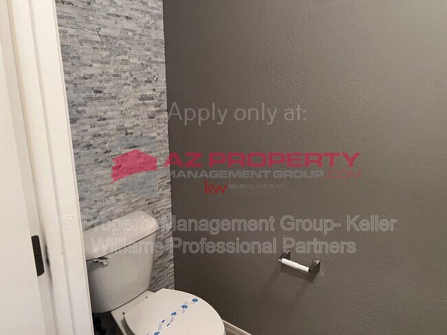 Building Photo - 10225 W Camelback Rd