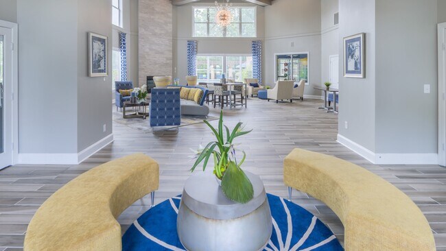 Building Photo - 200 Edinborough Dr