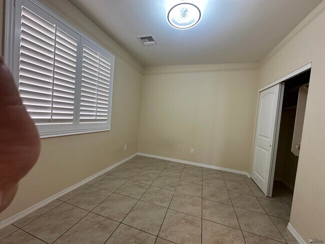 Building Photo - 6558 E 35th Rd