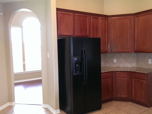 Building Photo - 25118 Auburn Terrace Dr