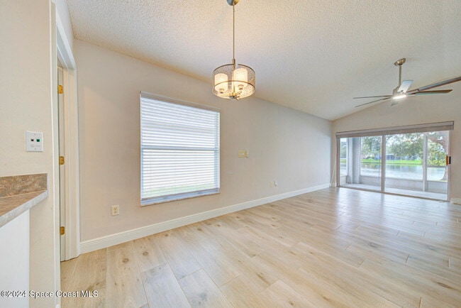 Building Photo - 1085 Sedgewood Cir