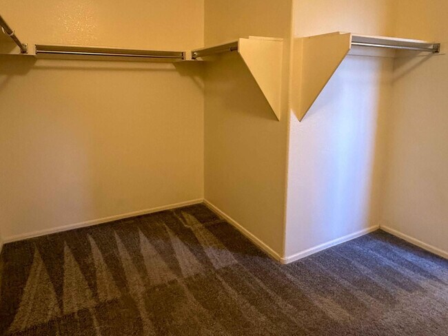 Building Photo - 3103 W Zachary Dr