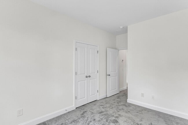 Building Photo - 335 Chapman Cir