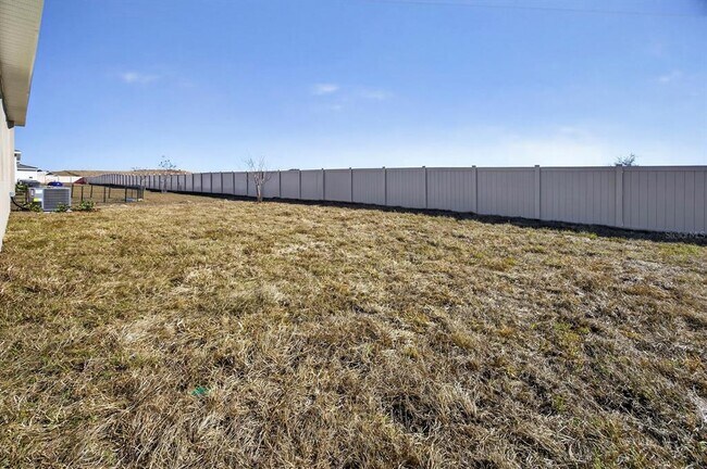 Building Photo - 3078 Armstrong Ave