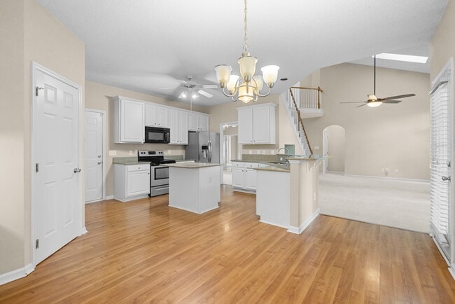 Building Photo - 108 Castlebury Creek Ct