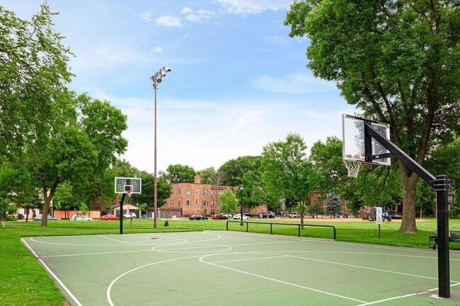 Building Photo - 3023 Dupont Ave S