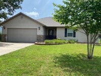 Building Photo - Single-Family Home in Evergreen Ridge, Hollister