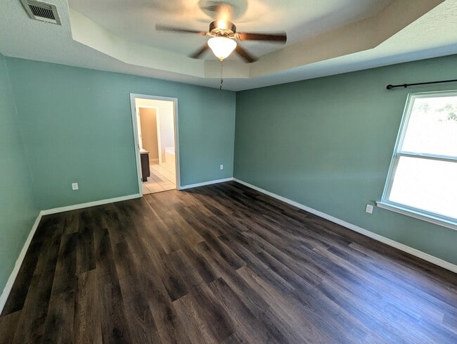 Building Photo - 8430 Island Dr