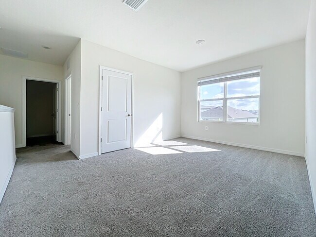Building Photo - 12744 Lateral Root Dr