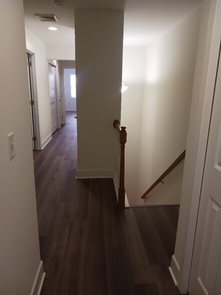 Building Photo - 48 Harvest Rd